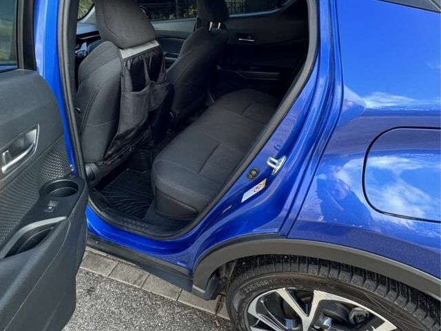 Синий Тойота C-HR, объемом двигателя 2 л и пробегом 32 тыс. км за 18300 $, фото 11 на Automoto.ua