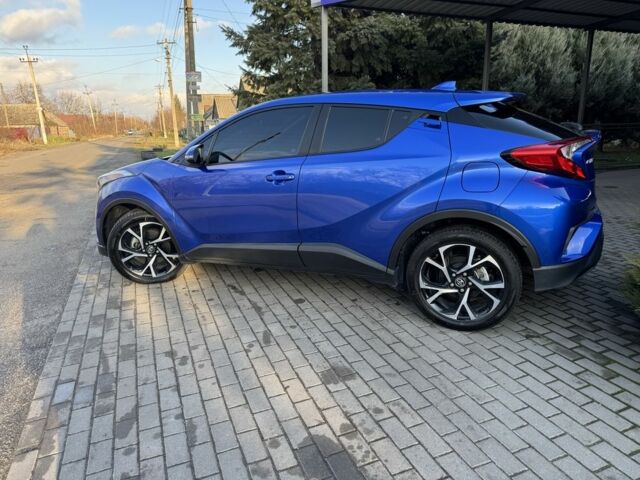 Синий Тойота C-HR, объемом двигателя 2 л и пробегом 32 тыс. км за 18300 $, фото 1 на Automoto.ua