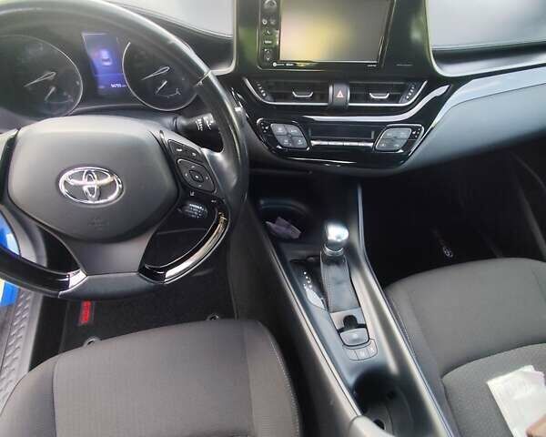Синий Тойота C-HR, объемом двигателя 1.8 л и пробегом 150 тыс. км за 16600 $, фото 19 на Automoto.ua