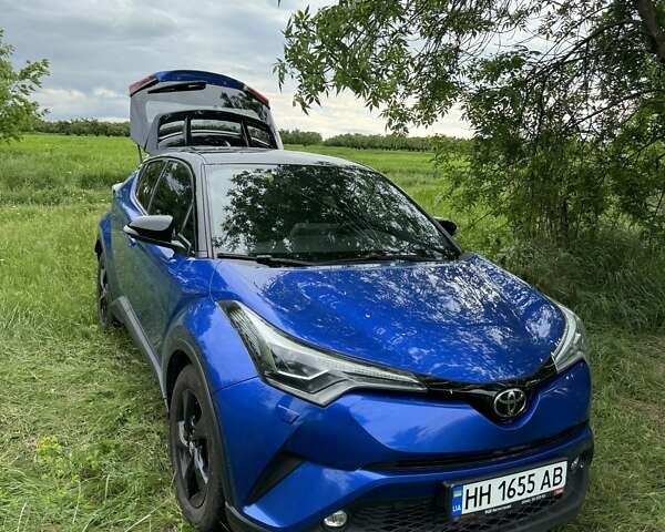 Синий Тойота C-HR, объемом двигателя 1.2 л и пробегом 125 тыс. км за 17500 $, фото 3 на Automoto.ua