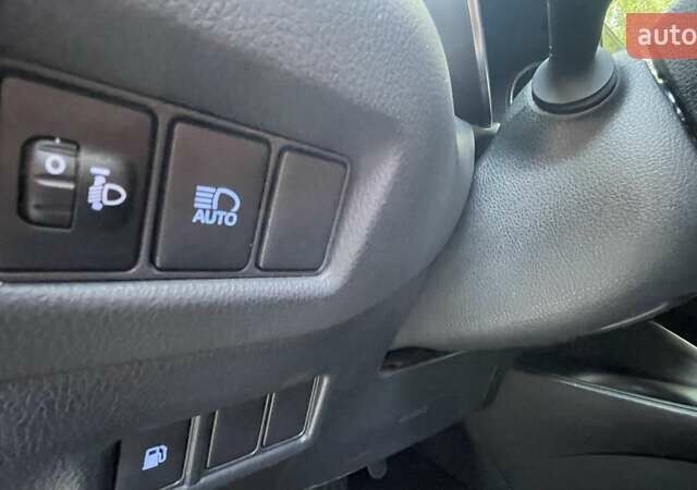 Синий Тойота C-HR, объемом двигателя 1.8 л и пробегом 79 тыс. км за 22600 $, фото 65 на Automoto.ua