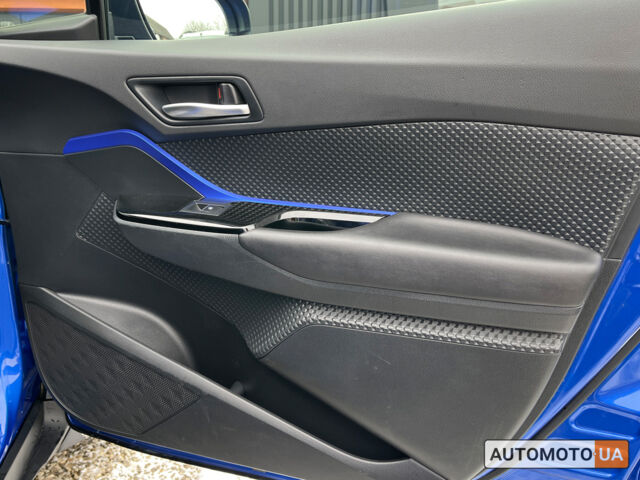 Тойота C-HR 2018 в Коломые на Automoto.ua Синий Тойота C-HR, объемом двигателя 2 л и пробегом 52 тыс. км за 18300 $, фото 23 на Automoto.ua