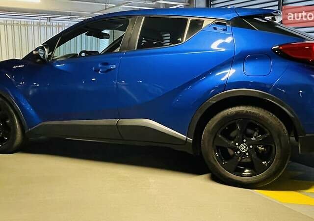 Синий Тойота C-HR, объемом двигателя 1.8 л и пробегом 79 тыс. км за 22600 $, фото 38 на Automoto.ua