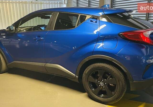 Синий Тойота C-HR, объемом двигателя 1.8 л и пробегом 79 тыс. км за 22600 $, фото 56 на Automoto.ua