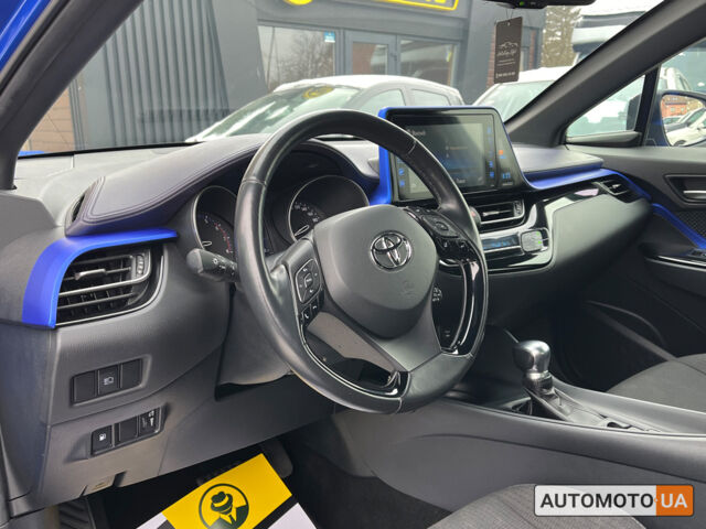 Тойота C-HR 2018 в Коломые на Automoto.ua Синий Тойота C-HR, объемом двигателя 2 л и пробегом 52 тыс. км за 18300 $, фото 13 на Automoto.ua