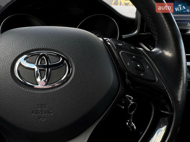 Синій Тойота C-HR, об'ємом двигуна 1.99 л та пробігом 122 тис. км за 17313 $, фото 17 на Automoto.ua