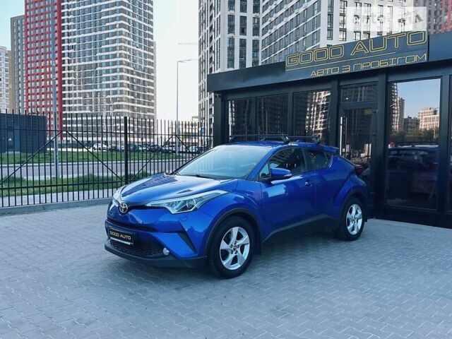 Синий Тойота C-HR, объемом двигателя 1.2 л и пробегом 67 тыс. км за 19950 $, фото 2 на Automoto.ua