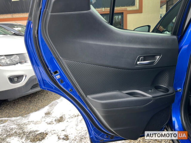 Тойота C-HR 2018 в Коломые на Automoto.ua Синий Тойота C-HR, объемом двигателя 2 л и пробегом 52 тыс. км за 18300 $, фото 18 на Automoto.ua