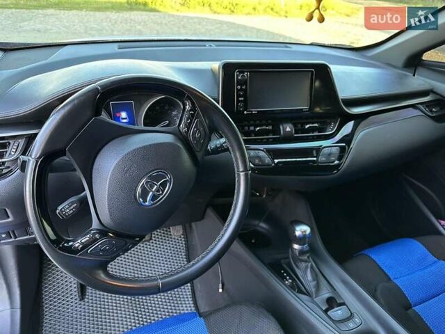 Синий Тойота C-HR, объемом двигателя 1.99 л и пробегом 101 тыс. км за 18600 $, фото 14 на Automoto.ua
