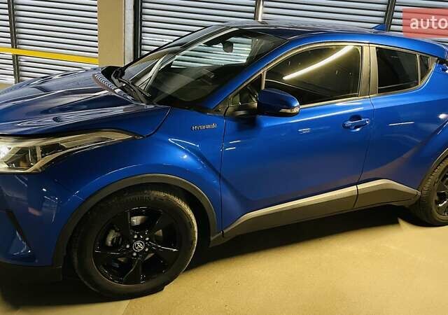 Синий Тойота C-HR, объемом двигателя 1.8 л и пробегом 79 тыс. км за 22900 $, фото 4 на Automoto.ua