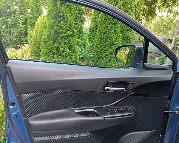 Синий Тойота C-HR, объемом двигателя 1.2 л и пробегом 110 тыс. км за 15300 $, фото 11 на Automoto.ua