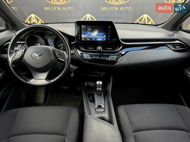 Синій Тойота C-HR, об'ємом двигуна 1.99 л та пробігом 122 тис. км за 17313 $, фото 14 на Automoto.ua