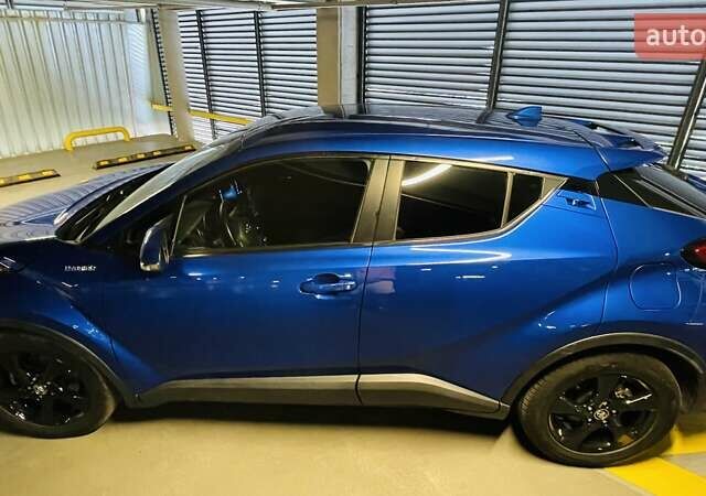 Синий Тойота C-HR, объемом двигателя 1.8 л и пробегом 79 тыс. км за 22600 $, фото 24 на Automoto.ua