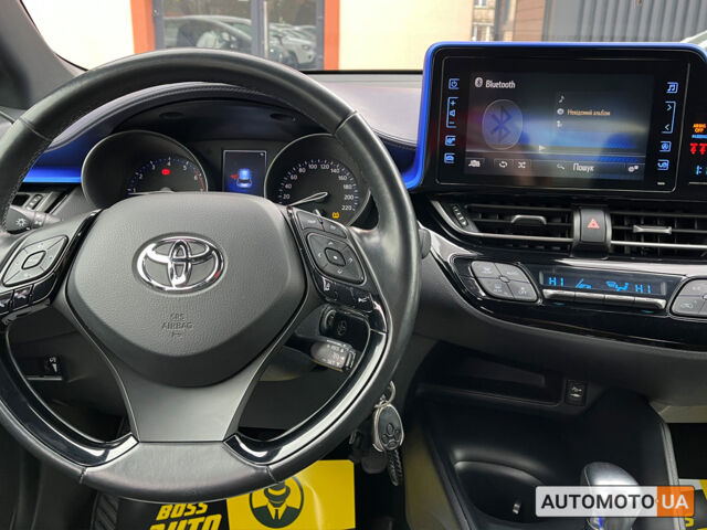 Тойота C-HR 2018 в Коломые на Automoto.ua Синий Тойота C-HR, объемом двигателя 2 л и пробегом 52 тыс. км за 18300 $, фото 20 на Automoto.ua