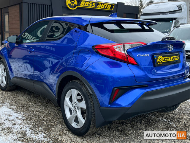 Тойота C-HR 2018 в Коломые на Automoto.ua Синий Тойота C-HR, объемом двигателя 2 л и пробегом 52 тыс. км за 18300 $, фото 3 на Automoto.ua