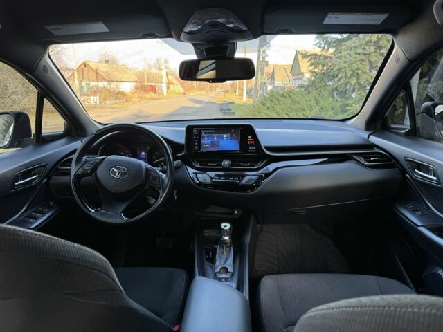 Синий Тойота C-HR, объемом двигателя 2 л и пробегом 32 тыс. км за 18300 $, фото 8 на Automoto.ua