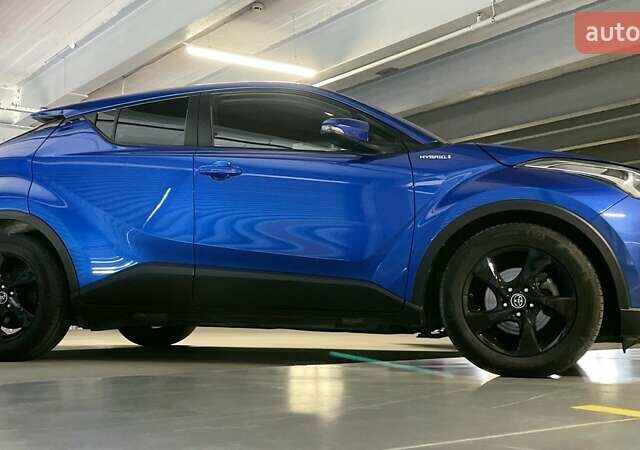 Синий Тойота C-HR, объемом двигателя 1.8 л и пробегом 79 тыс. км за 22600 $, фото 5 на Automoto.ua
