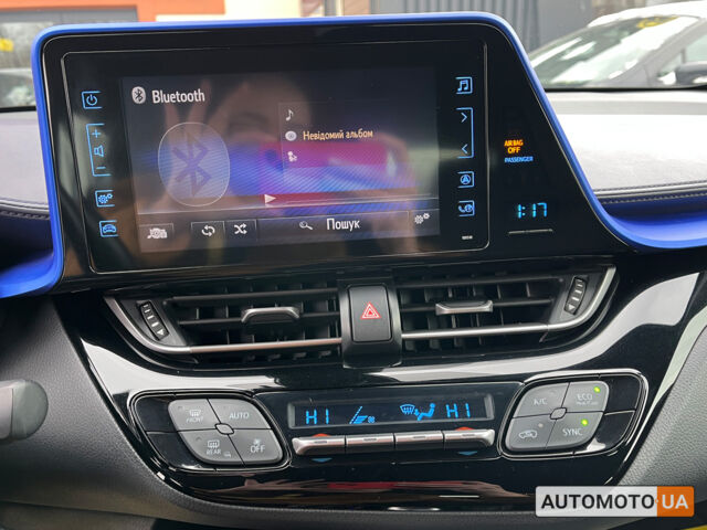 Тойота C-HR 2018 в Коломые на Automoto.ua Синий Тойота C-HR, объемом двигателя 2 л и пробегом 52 тыс. км за 18300 $, фото 16 на Automoto.ua