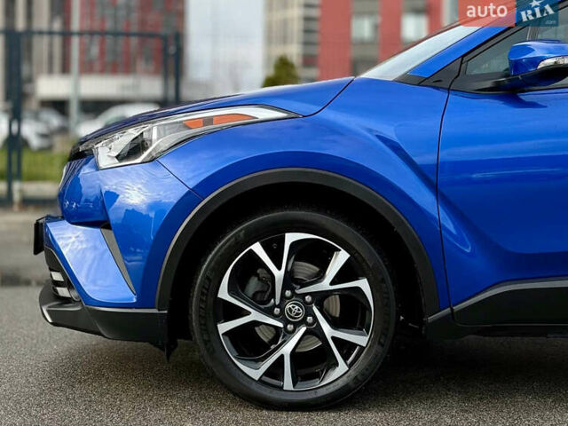 Синий Тойота C-HR, объемом двигателя 2 л и пробегом 107 тыс. км за 18500 $, фото 9 на Automoto.ua