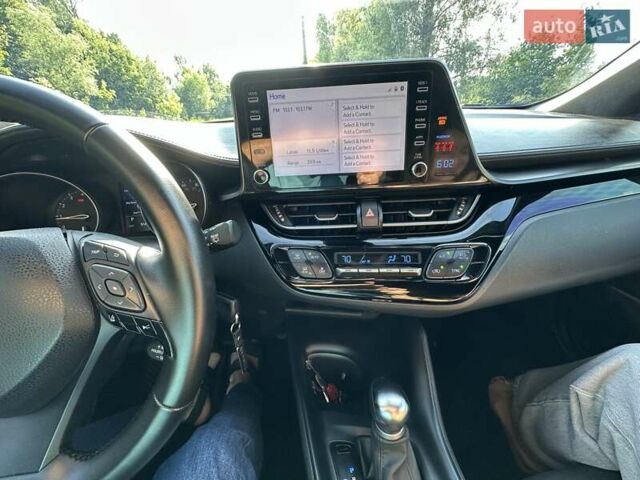 Синий Тойота C-HR, объемом двигателя 2 л и пробегом 92 тыс. км за 18950 $, фото 6 на Automoto.ua