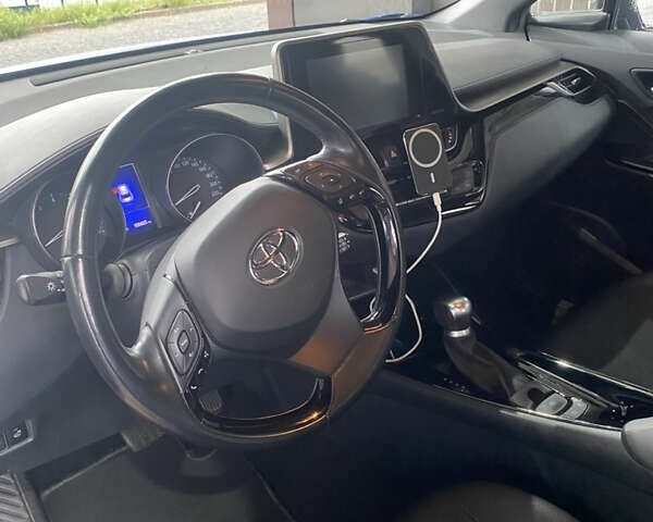 Синий Тойота C-HR, объемом двигателя 1.2 л и пробегом 106 тыс. км за 24000 $, фото 5 на Automoto.ua