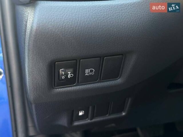 Синий Тойота C-HR, объемом двигателя 1.2 л и пробегом 60 тыс. км за 20200 $, фото 17 на Automoto.ua