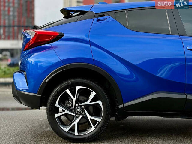 Синий Тойота C-HR, объемом двигателя 2 л и пробегом 107 тыс. км за 18500 $, фото 12 на Automoto.ua