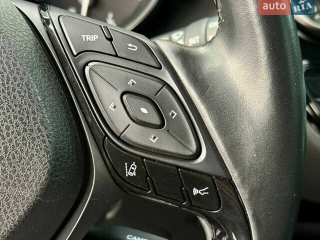 Синий Тойота C-HR, объемом двигателя 2 л и пробегом 107 тыс. км за 18500 $, фото 23 на Automoto.ua