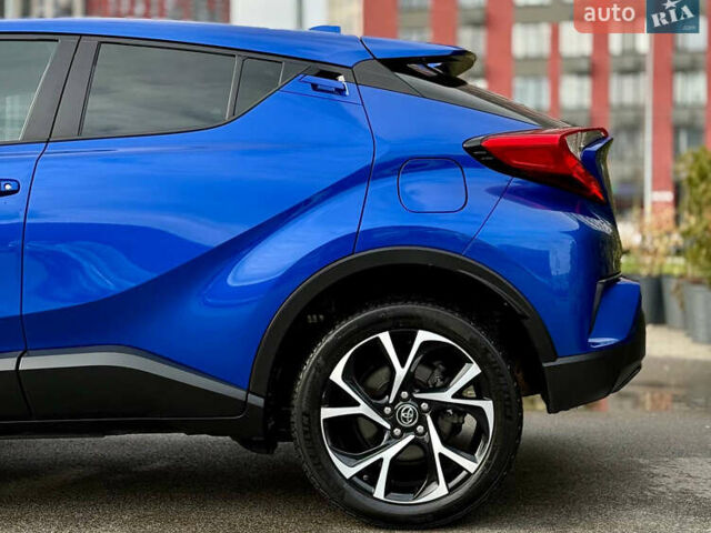 Синий Тойота C-HR, объемом двигателя 2 л и пробегом 107 тыс. км за 18500 $, фото 10 на Automoto.ua