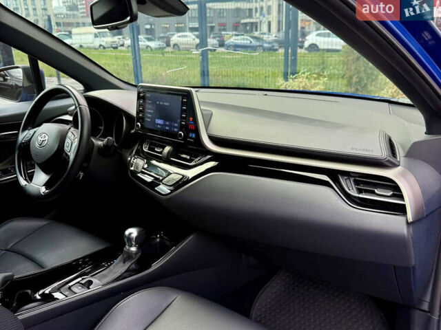 Синий Тойота C-HR, объемом двигателя 2 л и пробегом 107 тыс. км за 18500 $, фото 40 на Automoto.ua