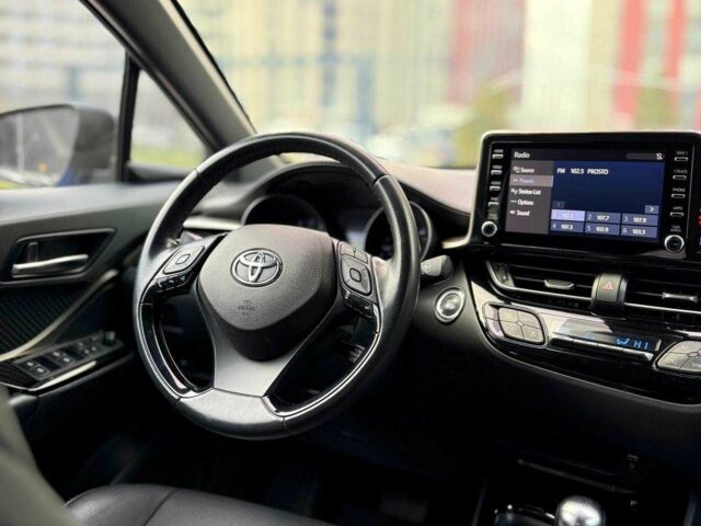 Синий Тойота C-HR, объемом двигателя 2 л и пробегом 107 тыс. км за 18500 $, фото 19 на Automoto.ua
