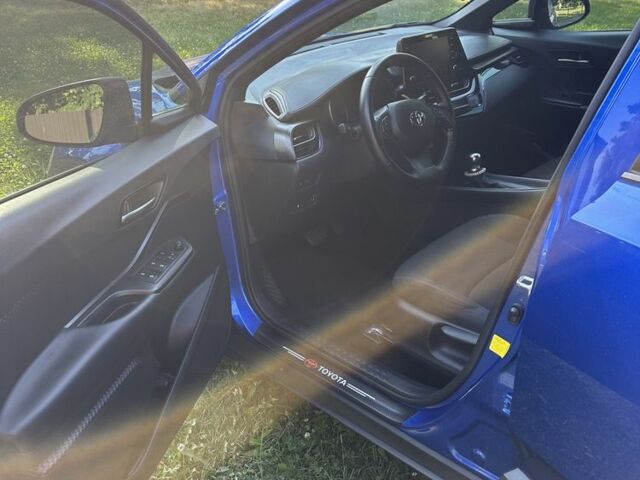 Синий Тойота C-HR, объемом двигателя 2 л и пробегом 96 тыс. км за 17300 $, фото 14 на Automoto.ua