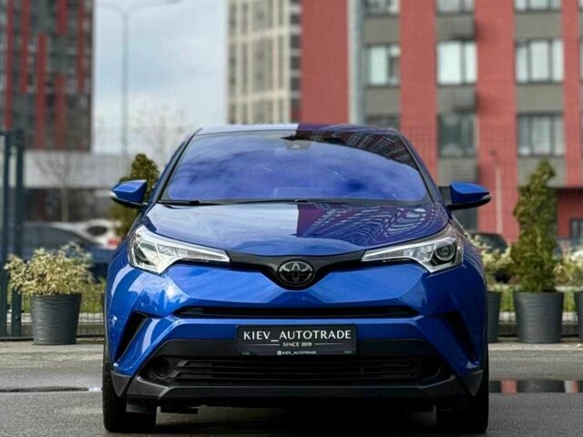 Синий Тойота C-HR, объемом двигателя 2 л и пробегом 107 тыс. км за 18500 $, фото 2 на Automoto.ua