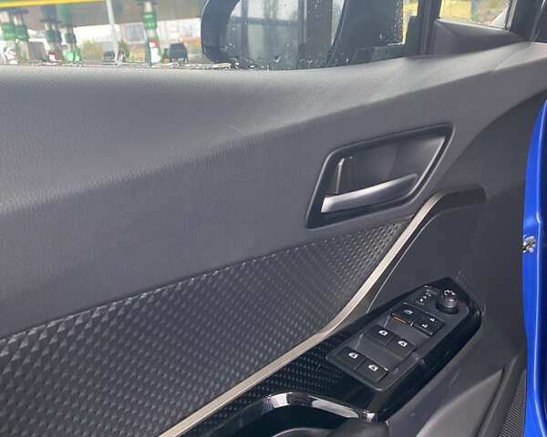 Синий Тойота C-HR, объемом двигателя 1.2 л и пробегом 106 тыс. км за 24000 $, фото 6 на Automoto.ua