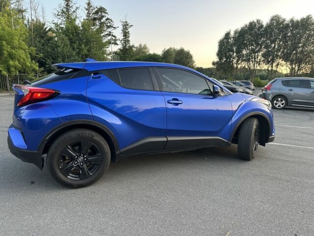 Синий Тойота C-HR, объемом двигателя 2 л и пробегом 96 тыс. км за 17300 $, фото 1 на Automoto.ua