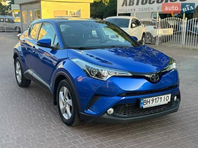 Синий Тойота C-HR, объемом двигателя 1.2 л и пробегом 60 тыс. км за 20200 $, фото 4 на Automoto.ua