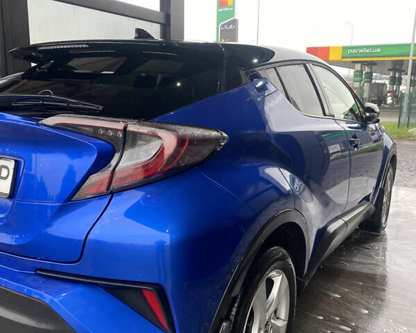 Синий Тойота C-HR, объемом двигателя 1.2 л и пробегом 106 тыс. км за 24000 $, фото 1 на Automoto.ua