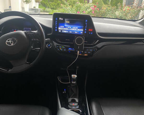 Синий Тойота C-HR, объемом двигателя 1.2 л и пробегом 106 тыс. км за 24000 $, фото 14 на Automoto.ua