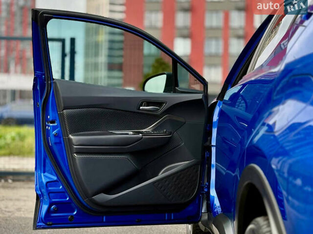 Синий Тойота C-HR, объемом двигателя 2 л и пробегом 107 тыс. км за 18500 $, фото 19 на Automoto.ua