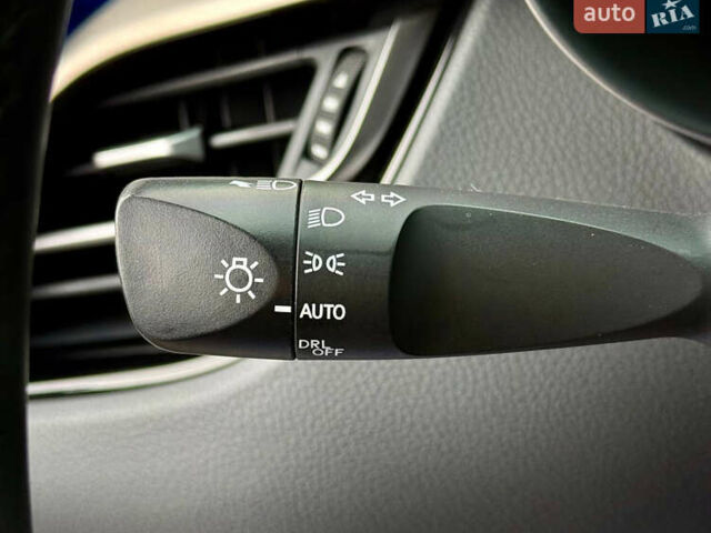 Синий Тойота C-HR, объемом двигателя 2 л и пробегом 107 тыс. км за 18500 $, фото 27 на Automoto.ua