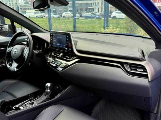 Синий Тойота C-HR, объемом двигателя 2 л и пробегом 107 тыс. км за 18500 $, фото 18 на Automoto.ua