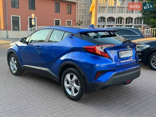 Синий Тойота C-HR, объемом двигателя 1.2 л и пробегом 60 тыс. км за 20200 $, фото 3 на Automoto.ua