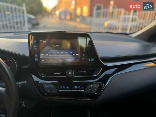 Синий Тойота C-HR, объемом двигателя 1.2 л и пробегом 60 тыс. км за 20200 $, фото 16 на Automoto.ua