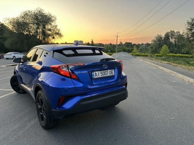 Синий Тойота C-HR, объемом двигателя 2 л и пробегом 96 тыс. км за 17300 $, фото 2 на Automoto.ua