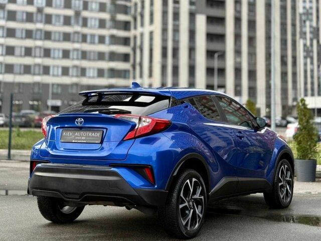 Синий Тойота C-HR, объемом двигателя 2 л и пробегом 107 тыс. км за 18500 $, фото 3 на Automoto.ua