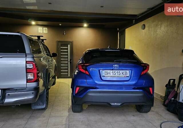 Тойота C-HR 2019 у Одесі на Automoto.ua Синій Тойота C-HR, об'ємом двигуна 1.2 л та пробігом 11 тис. км за 32500 $, фото 1 на Automoto.ua