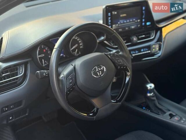 Синий Тойота C-HR, объемом двигателя 1.2 л и пробегом 60 тыс. км за 20200 $, фото 14 на Automoto.ua