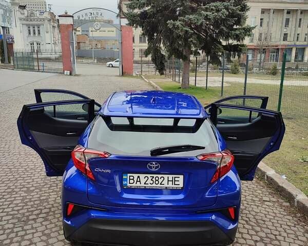 Синий Тойота C-HR, объемом двигателя 2 л и пробегом 34 тыс. км за 19600 $, фото 17 на Automoto.ua