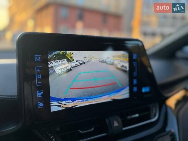 Синий Тойота C-HR, объемом двигателя 1.2 л и пробегом 60 тыс. км за 20200 $, фото 20 на Automoto.ua