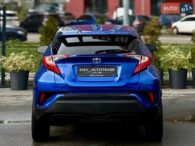 Синий Тойота C-HR, объемом двигателя 2 л и пробегом 107 тыс. км за 18500 $, фото 14 на Automoto.ua